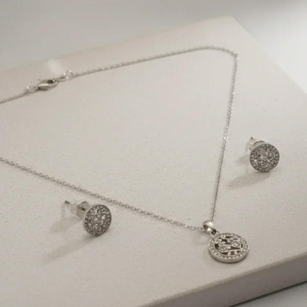 Silver Vine Round Pendant Set